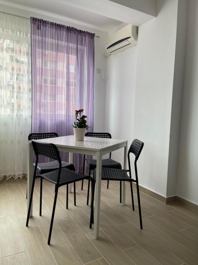 Zeini - Garsoniera Constanta Apartment Luaran gambar