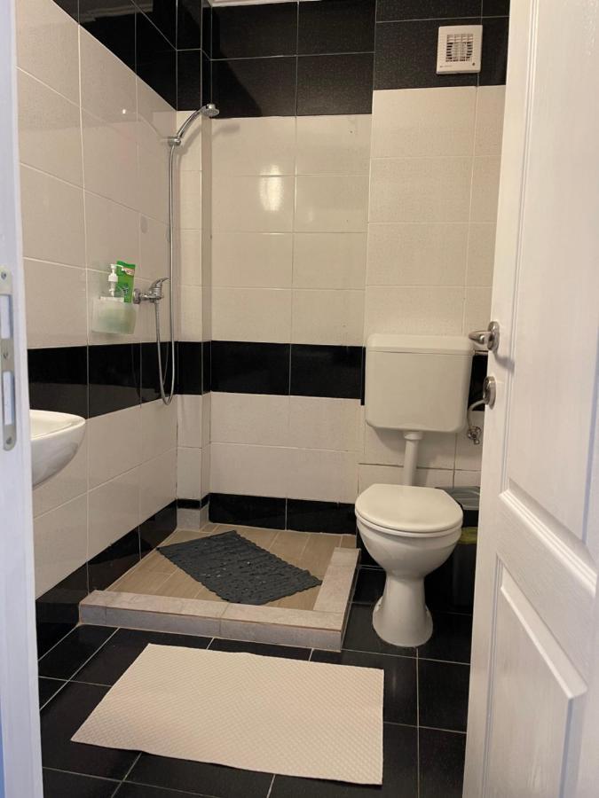 Zeini - Garsoniera Constanta Apartment Luaran gambar